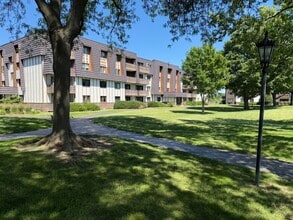 Building Photo - 13000 W Heiden Cir
