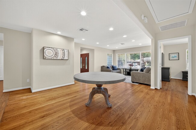 Building Photo - 4045 Osby Dr