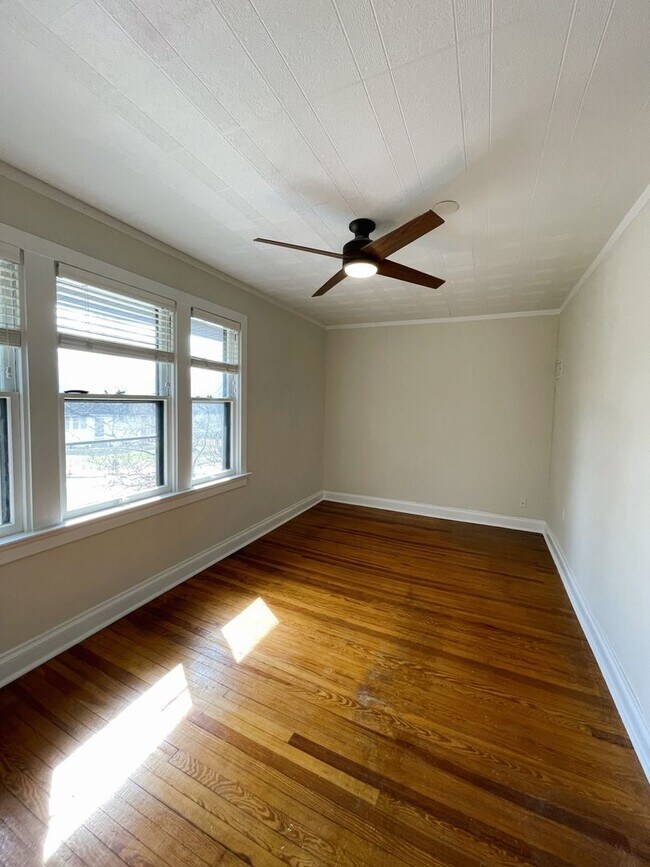 Building Photo - AVAILABLE NOW - Beautiful corner house in Webster Groves across the street from Avery Elementary!