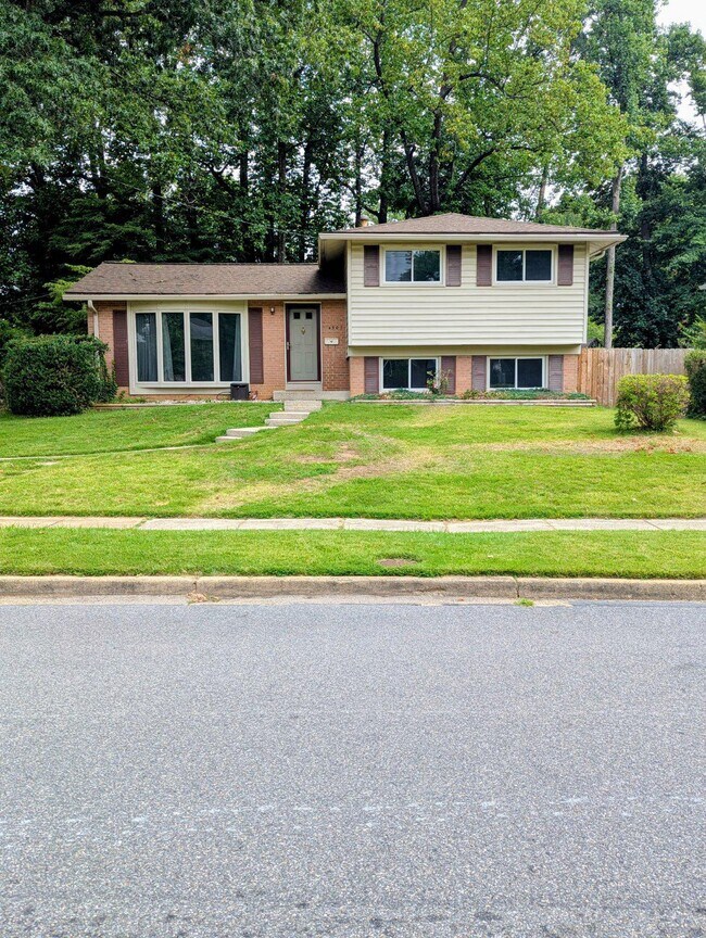Building Photo - 4507 Weyburn Dr