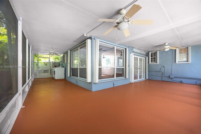 Building Photo - 5960 SW 46th Terrace