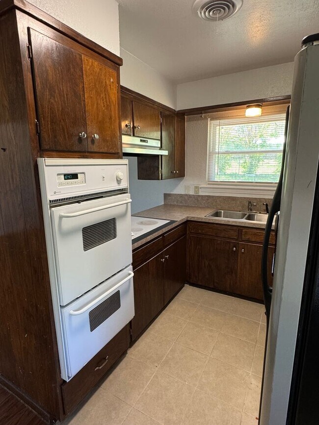 Building Photo - 3/1 in West Lampasas