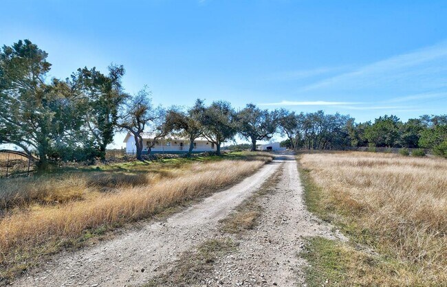 Building Photo - 501 Myers Creek Rd