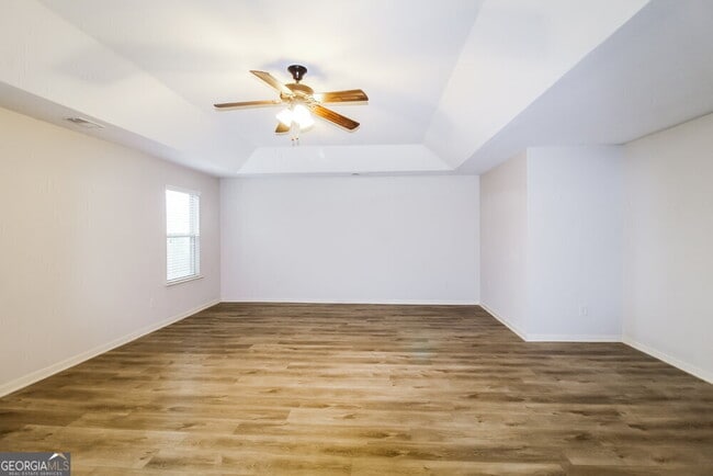Building Photo - 221 Sableshire Way