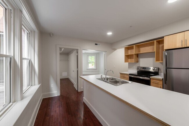 Building Photo - Coming Soon: 2BR Apartment – ETA 10/1/25