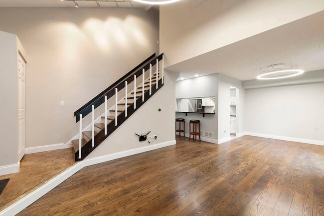 Building Photo - 136 Mohawk Trail