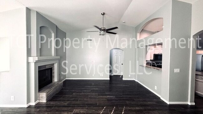 Building Photo - Tastefully Updated Home in Great Chandler Location