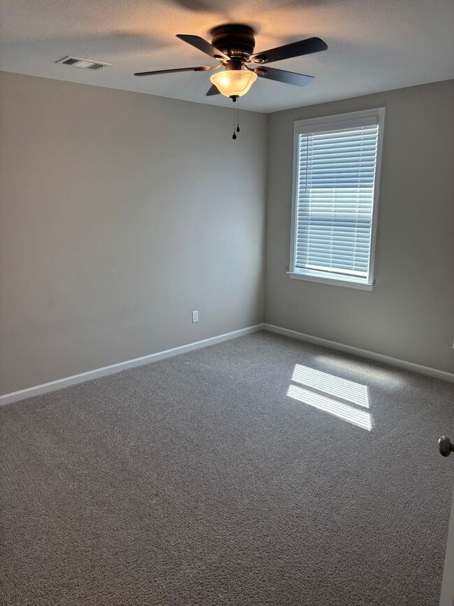 Building Photo - Welcome Home! Located in Lexington Hill Subdivision