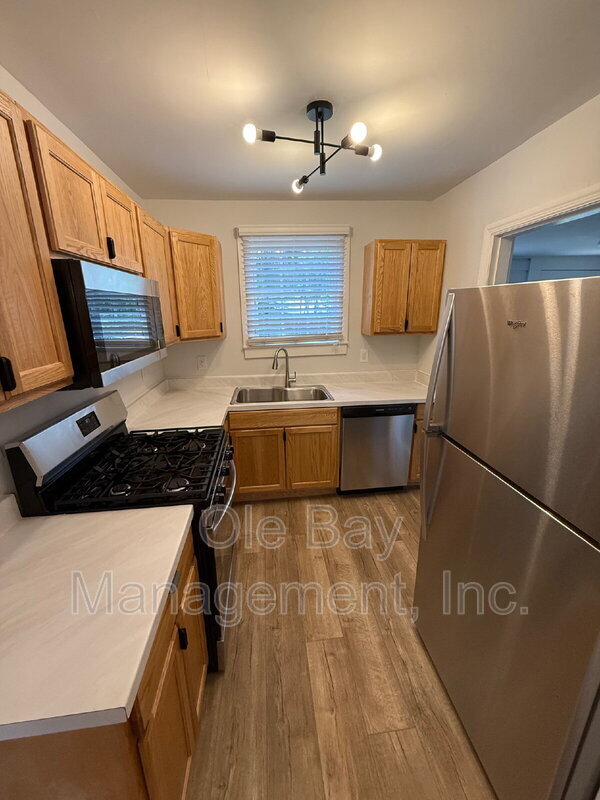 Building Photo - 251 Azalea Cir W