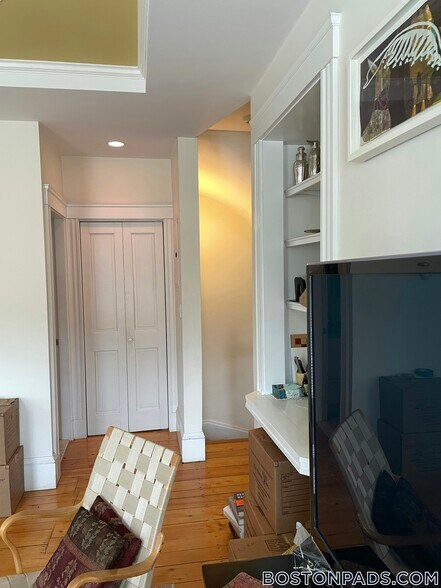 Building Photo - 30 Healey St