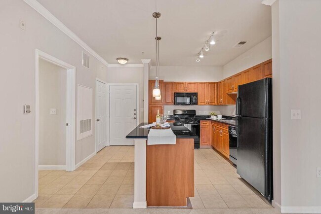 Building Photo - 12956 Centre Park Cir