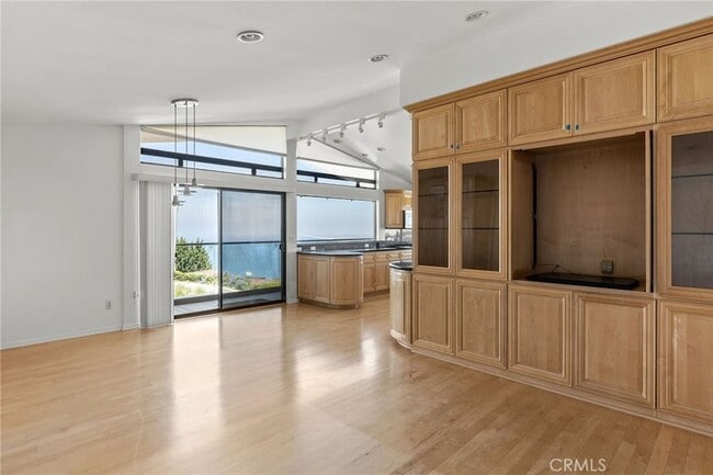 Building Photo - 972 Via Rincon