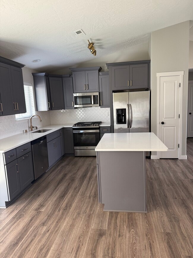 Building Photo - 7515 S Dana Ln