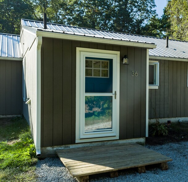 Building Photo - 36 Pequotsepos Rd