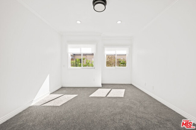 Building Photo - 500 Smithwood Dr