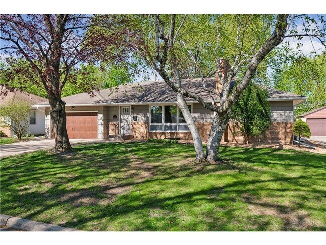 Building Photo - 6416 Wilryan Ave