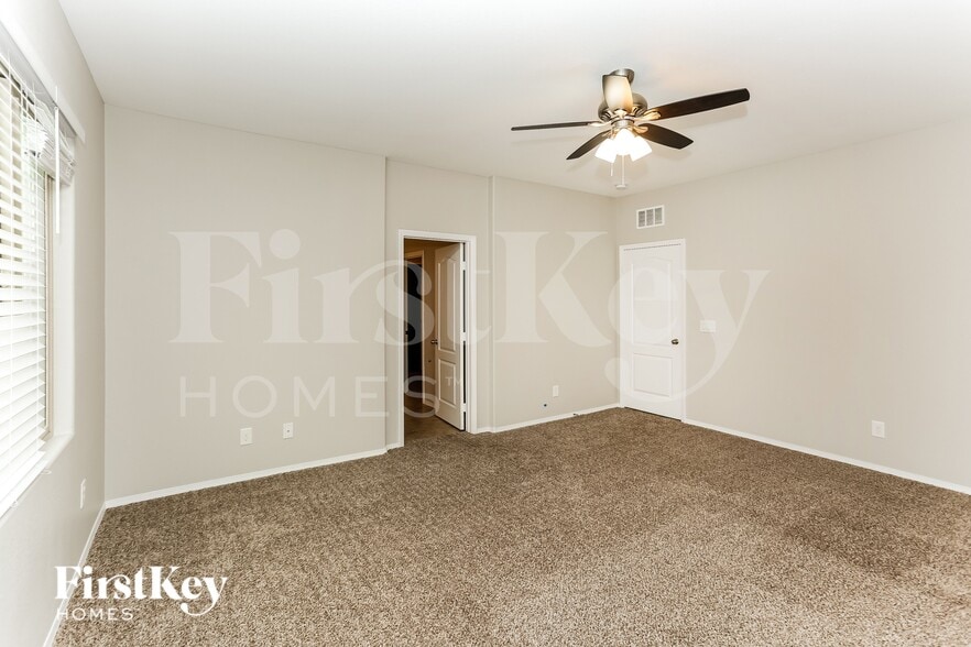 Building Photo - 10552 Mt Blackburn Ave