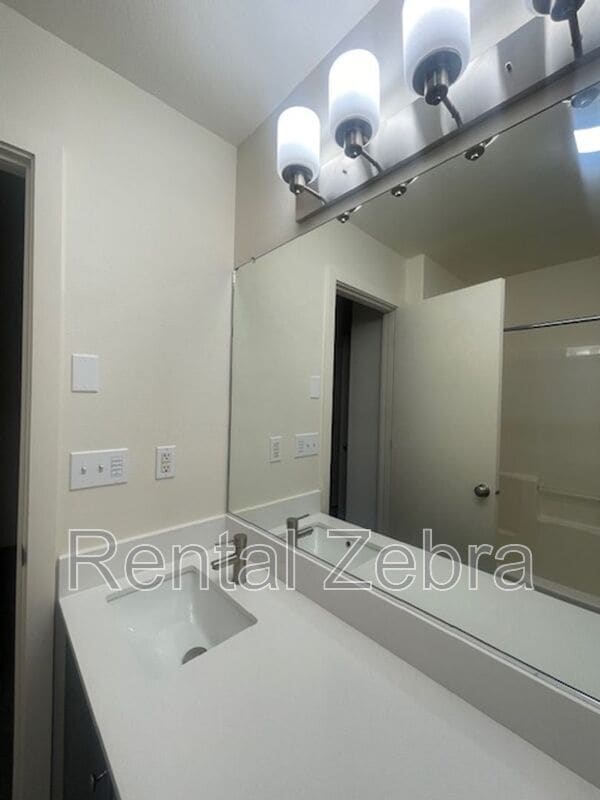 Building Photo - 6702 SE 80th Ave