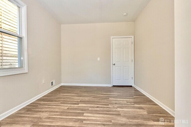 Building Photo - 186 N 17th St