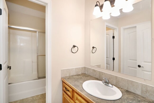 Building Photo - Beautifully Redone 2 Story Home!