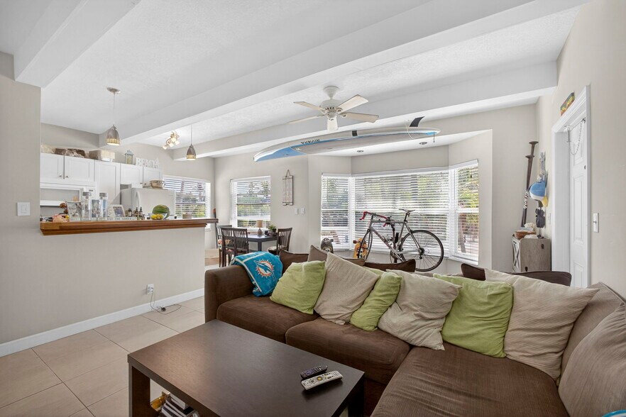 Building Photo - 206 Inlet Way