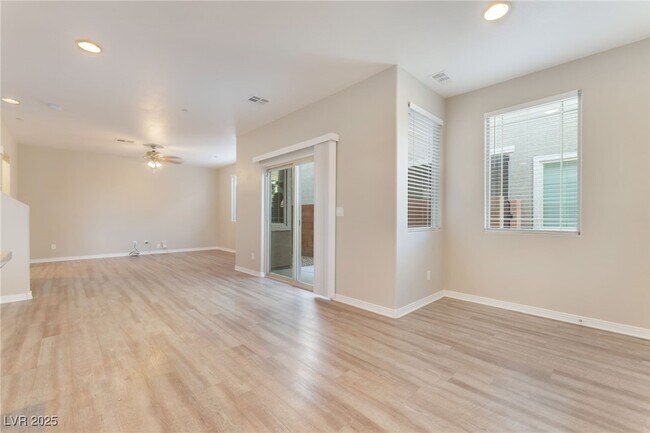 Building Photo - 3049 Historic Horizon Ave