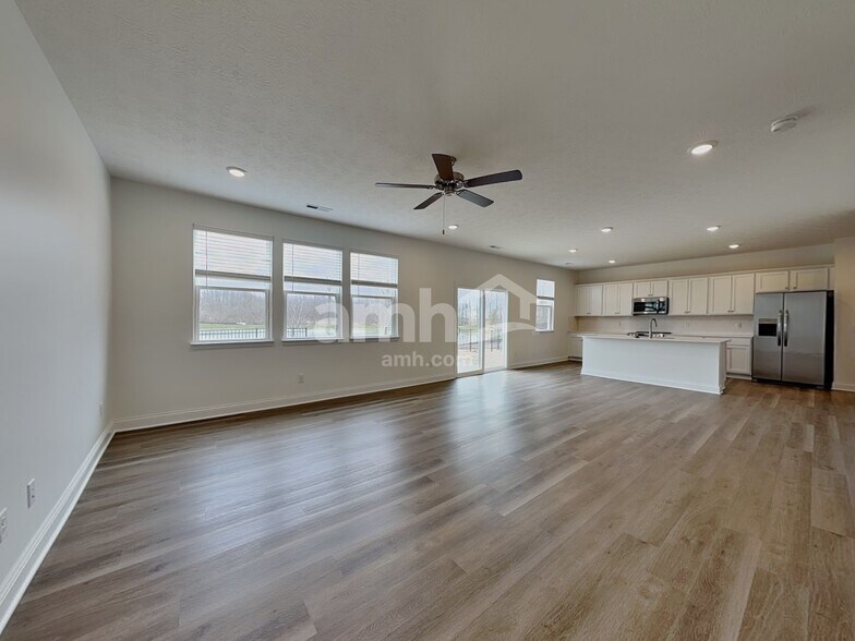 Building Photo - 9025 Henley Ave