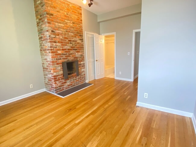 Building Photo - 637 S Carolina Ave SE