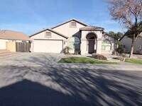 Building Photo - 412 E Jasper Dr