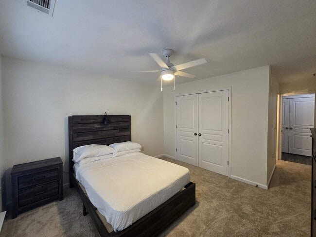 Building Photo - 490 S Barnett Shoals Rd