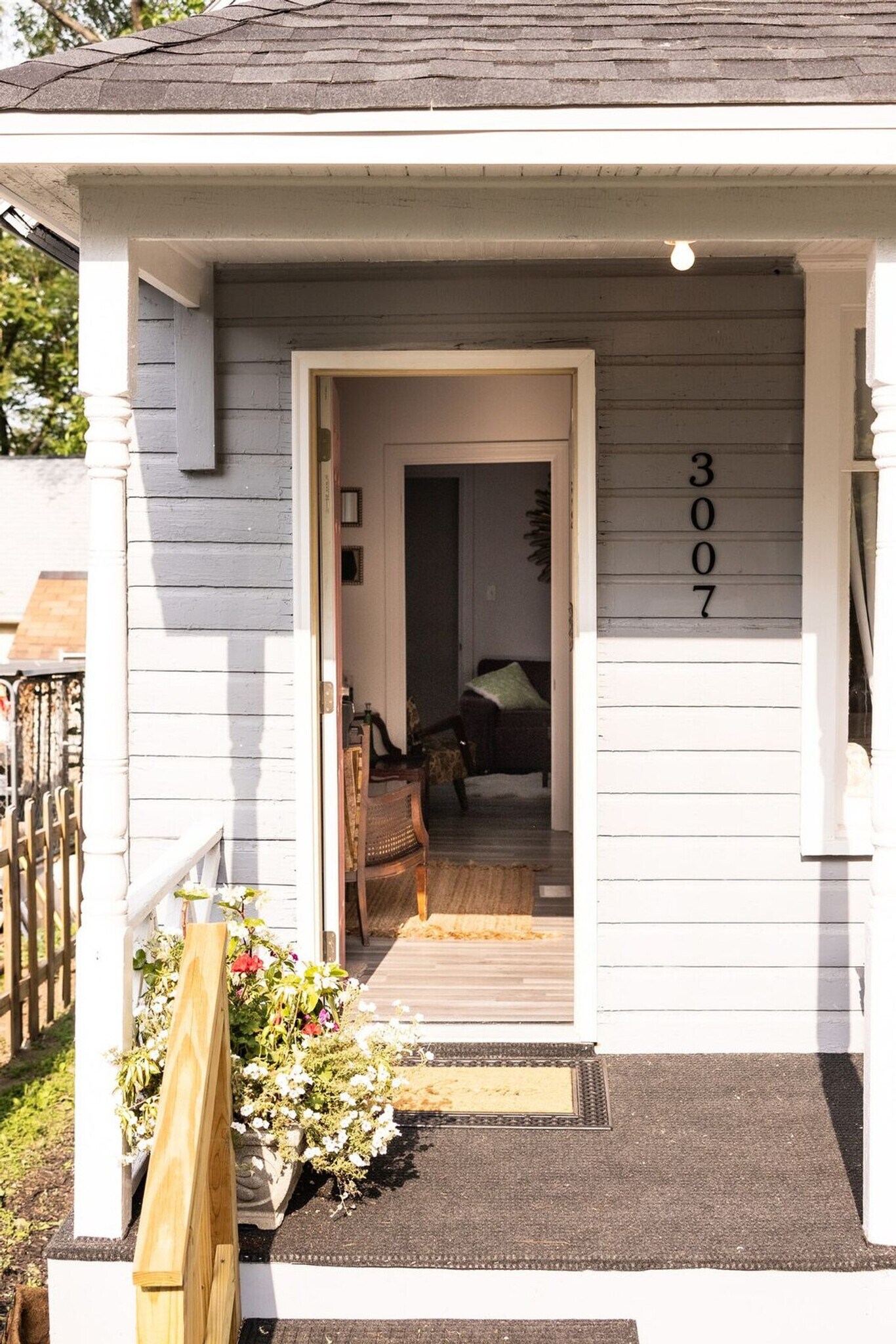 Building Photo - 2919 Elm St