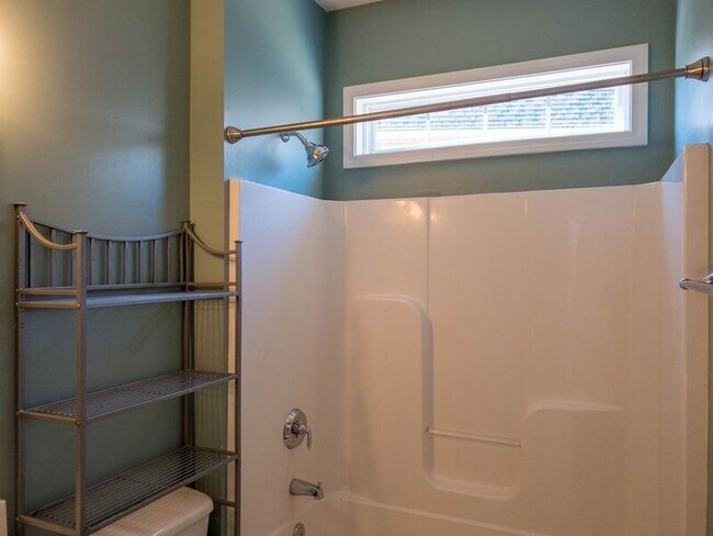 Building Photo - 38 Summer Meadow Rd