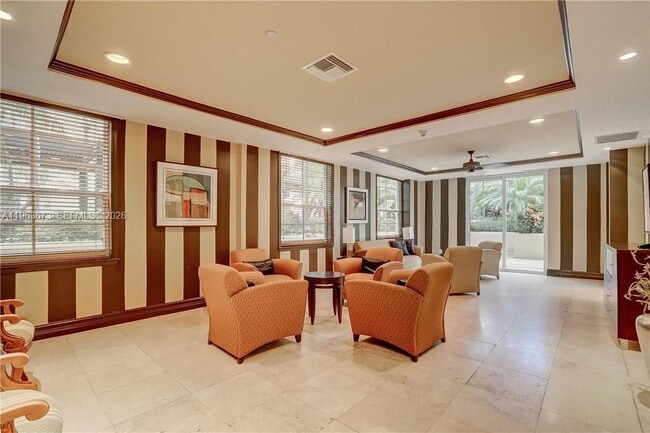 Building Photo - 520 SE 5 Ave