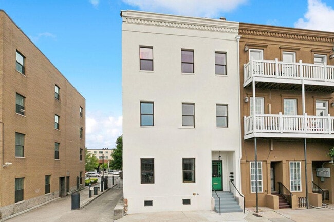 Building Photo - 1725 Robert C. Blakes Sr. Dr