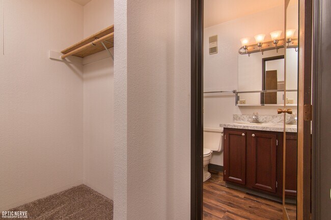 Building Photo - The Outlook Apartments
