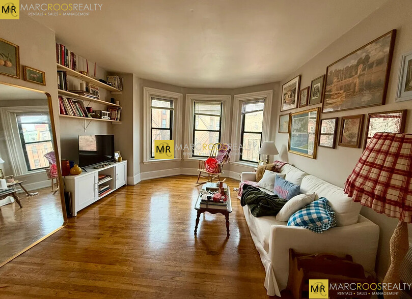 Primary Photo - 223 Newbury St