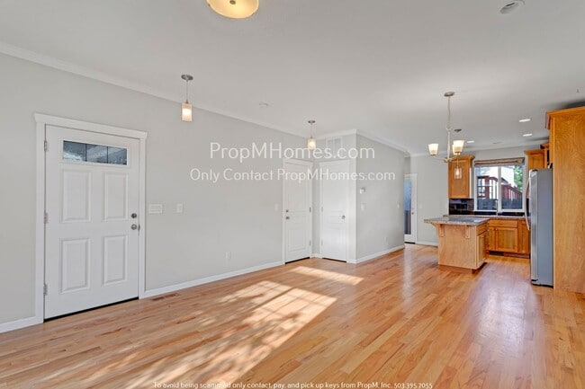 Building Photo - 3117 SW 173rd Ave