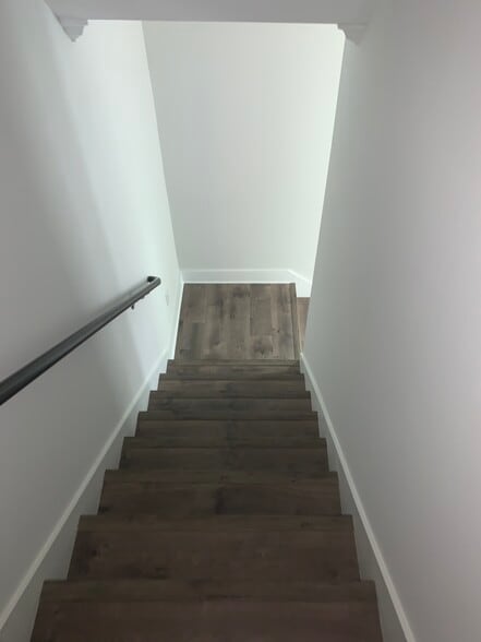 Stairs - 946 Highland Ave