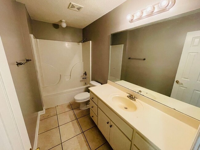 Building Photo - 3BD/2BA FOR RENT