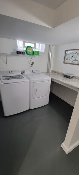 Laundry - Fully Furnished - 708 Vermont St