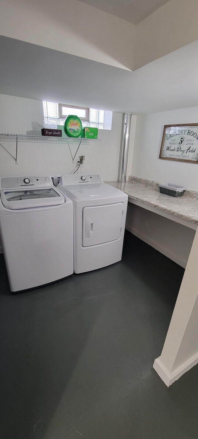 Laundry - Fully Furnished - 708 Vermont St