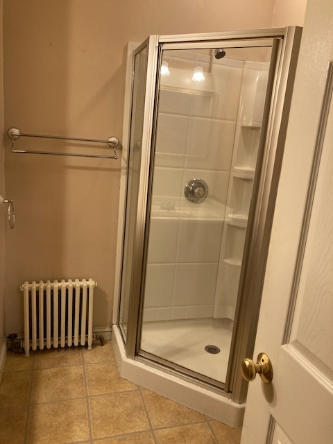 shower - 529 S Centre St