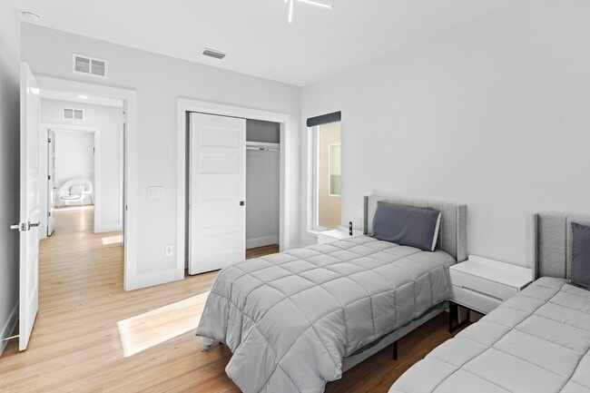 Building Photo - Exclusive Townhome in The Vue at Celebration Pointe