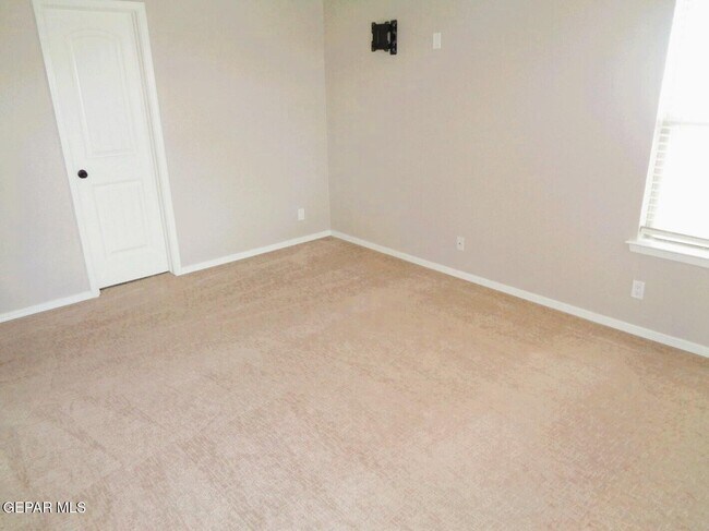 Building Photo - 13513 Coldham St