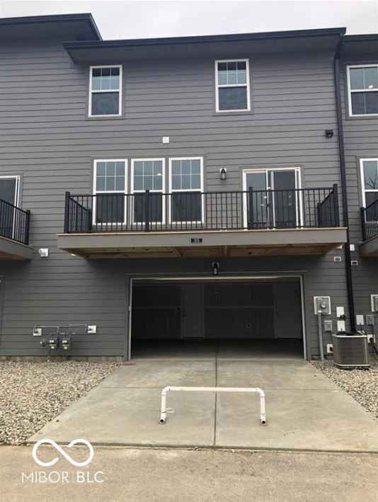 Building Photo - 305 Fairfax Way