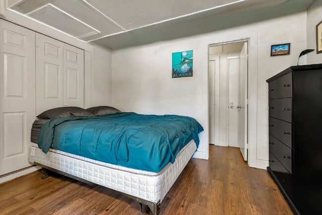 Building Photo - 520 Helena St