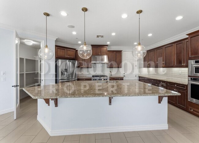 Building Photo - 1672 N Las Flores Dr