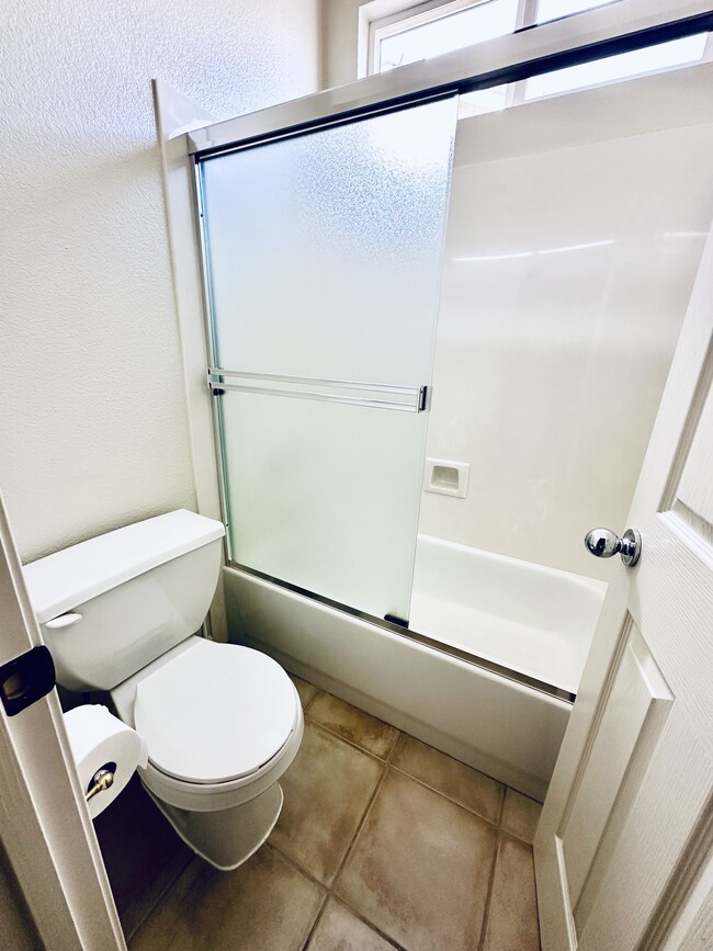 Building Photo - 25705 Crestfield Dr