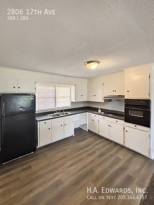 Building Photo - 2806 17th Ave