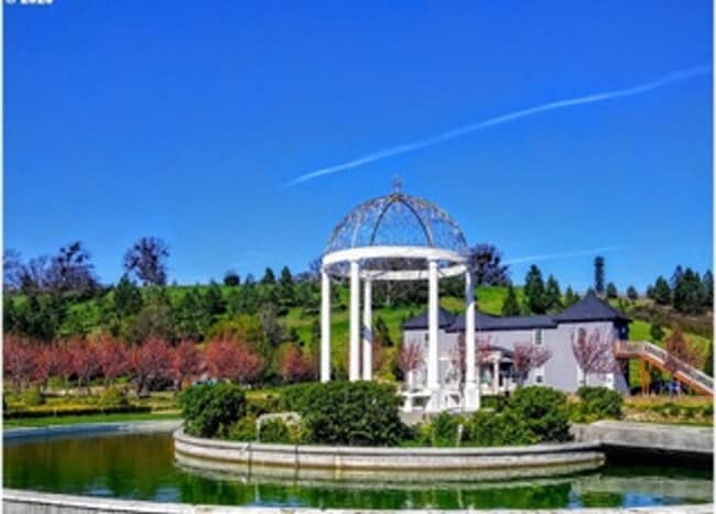 Building Photo - Furnished one Bedroom Apartment on 27 Acre...